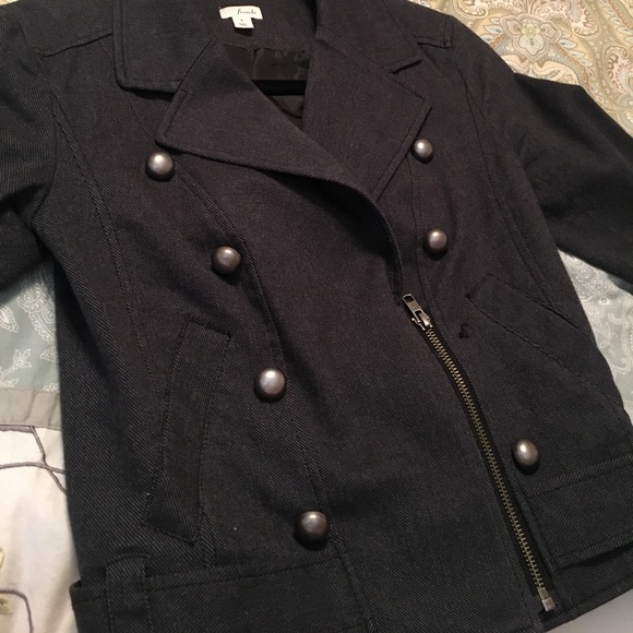 CUTE buttoned jacket! - Picture 2 of 4